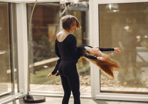 6 Black-Tie Optional Outfits That Work in 2026