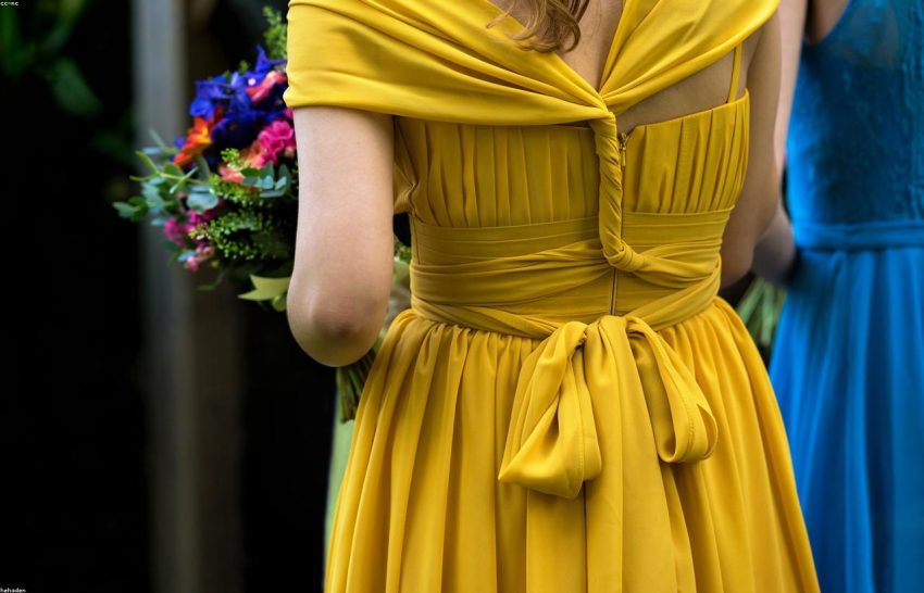 Comfortable Wedding Outfits For Older Guests That Still Look Elegant