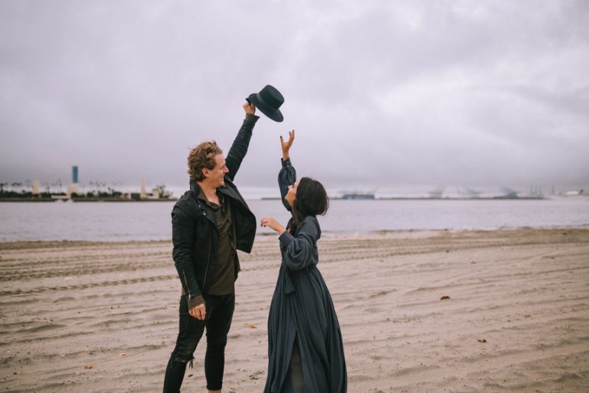 Late-Winter Engagement Photo Outfits: What to Wear for Your Shoot