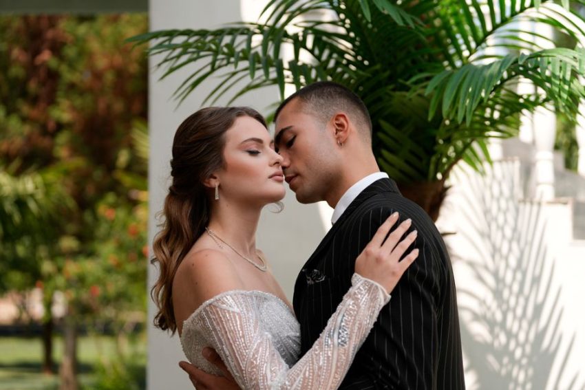Summer Bridal Party Accessories: Hair Pieces, Jewelry and Clutches