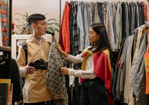 Thrifting Vintage Fashion: Beginner’s Guide to Finding Gems
